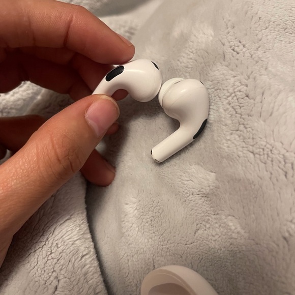 AirPods Gen 2
